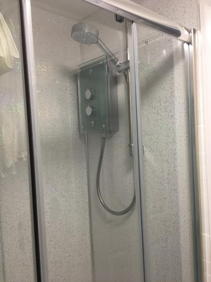 Elris Essex House Hotel Клактън он Сий Екстериор снимка