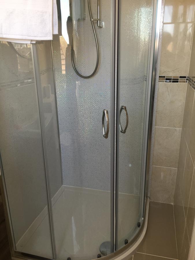 Elris Essex House Hotel Клактън он Сий Екстериор снимка